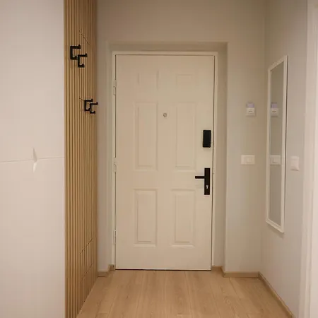 아파트 Elegant Near Wilson Square 티라나
