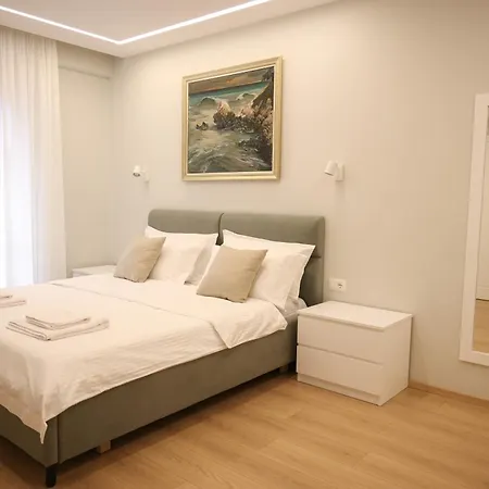 아파트 Elegant Near Wilson Square 티라나