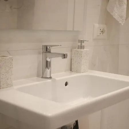 Elegant Near Wilson Square *