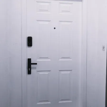 Elegant Near Wilson Square *