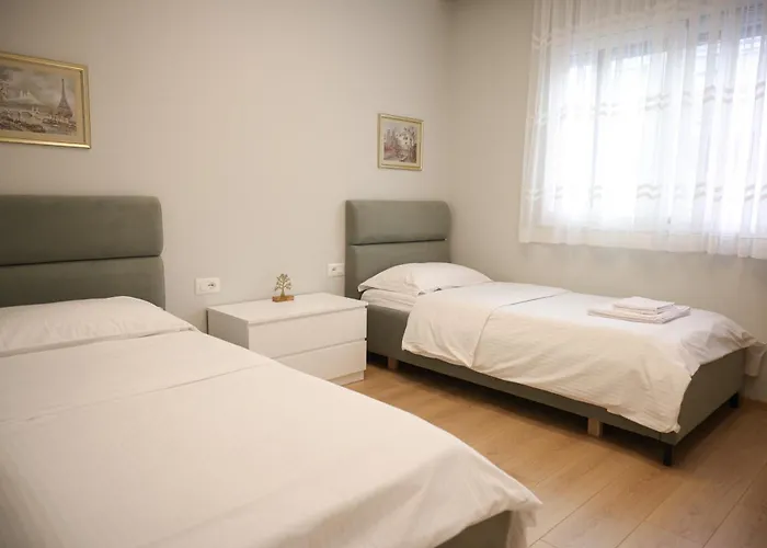 Elegant Near Wilson Square דירה